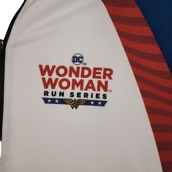Running Man DC Wonder Woman Run Series Pullover 1/4 Zip Jacket Adult Large NWOT - Picture 3 of 6